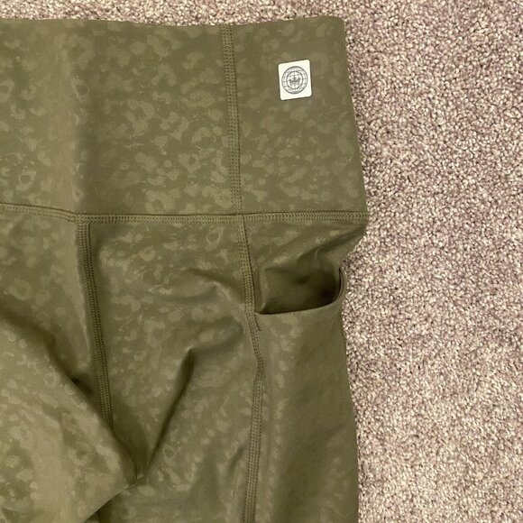 Peter Millar Women's Leggings Size M Dark Military Green Active Stretch NWT $120 - Picture 12 of 16